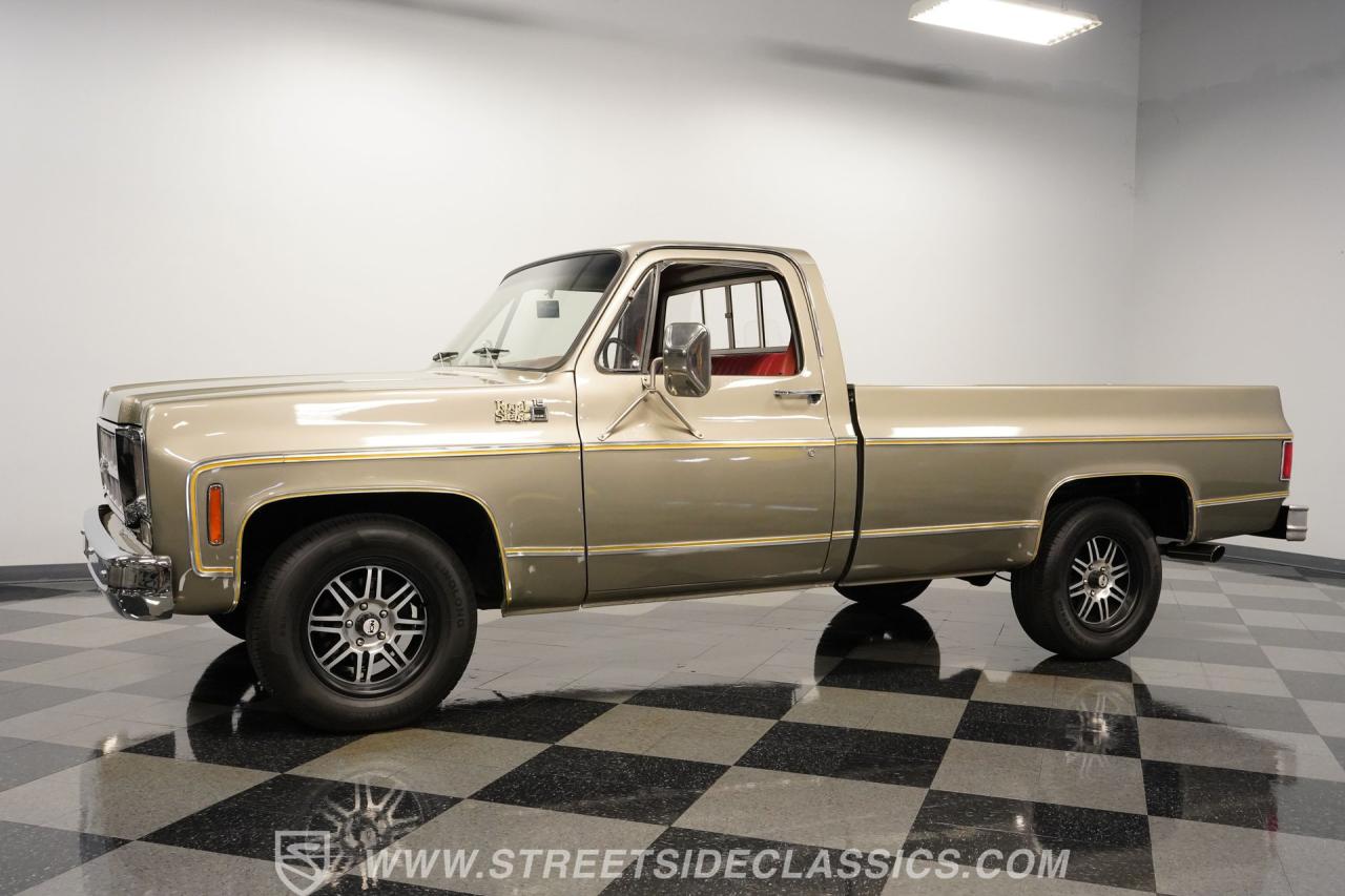 1977 GMC C1500 Royal Sierra