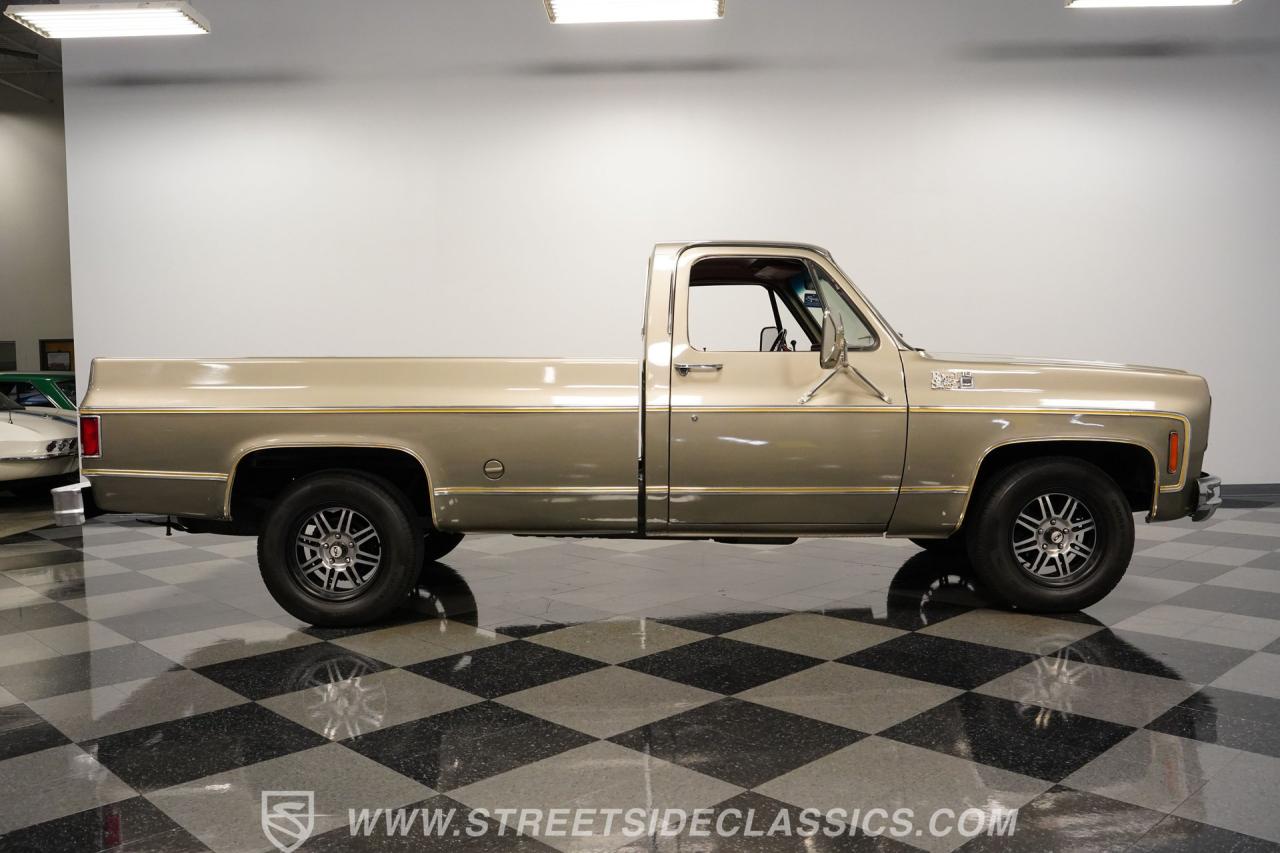 1977 GMC C1500 Royal Sierra