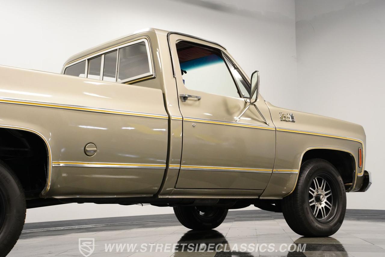 1977 GMC C1500 Royal Sierra