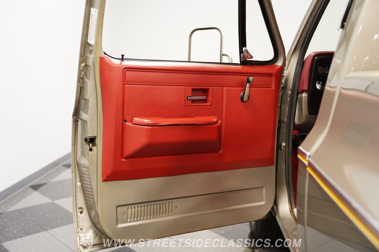 1977 GMC C1500 Royal Sierra