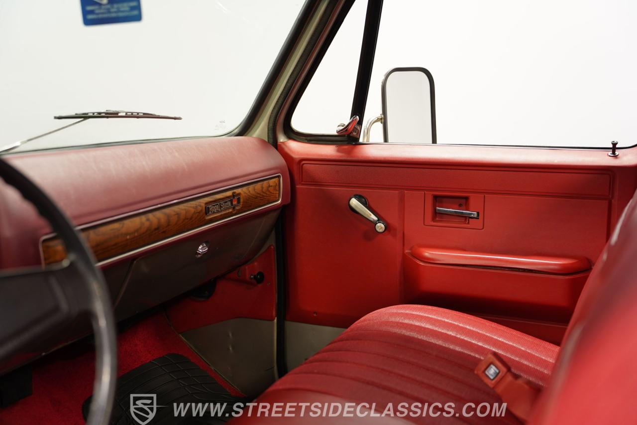 1977 GMC C1500 Royal Sierra