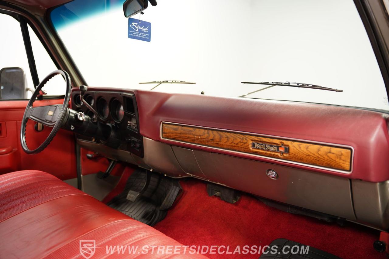 1977 GMC C1500 Royal Sierra