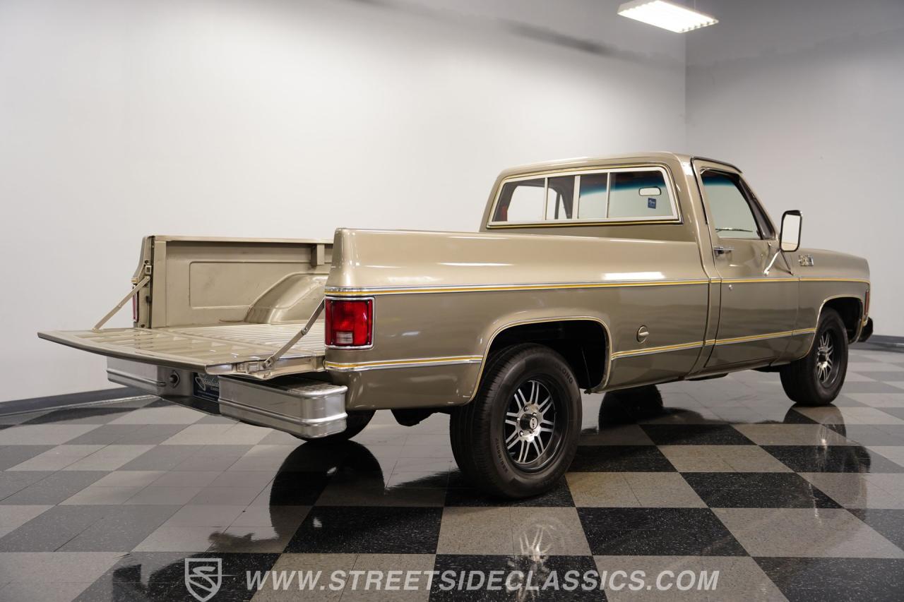 1977 GMC C1500 Royal Sierra
