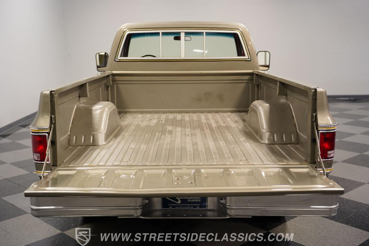 1977 GMC C1500 Royal Sierra