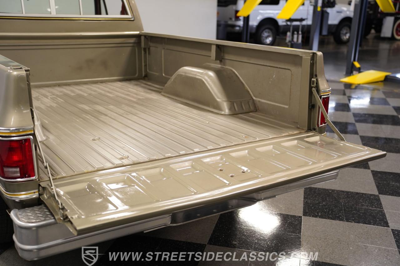 1977 GMC C1500 Royal Sierra