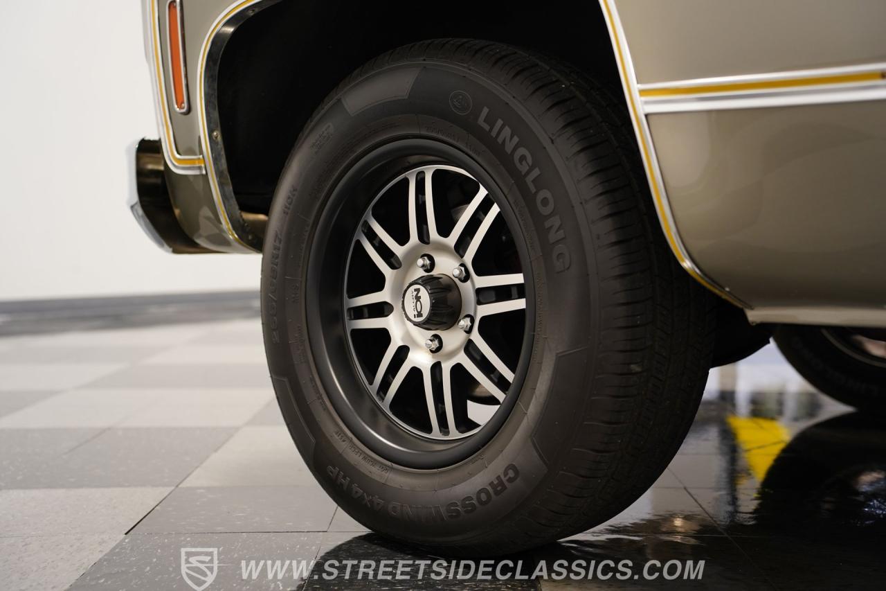 1977 GMC C1500 Royal Sierra