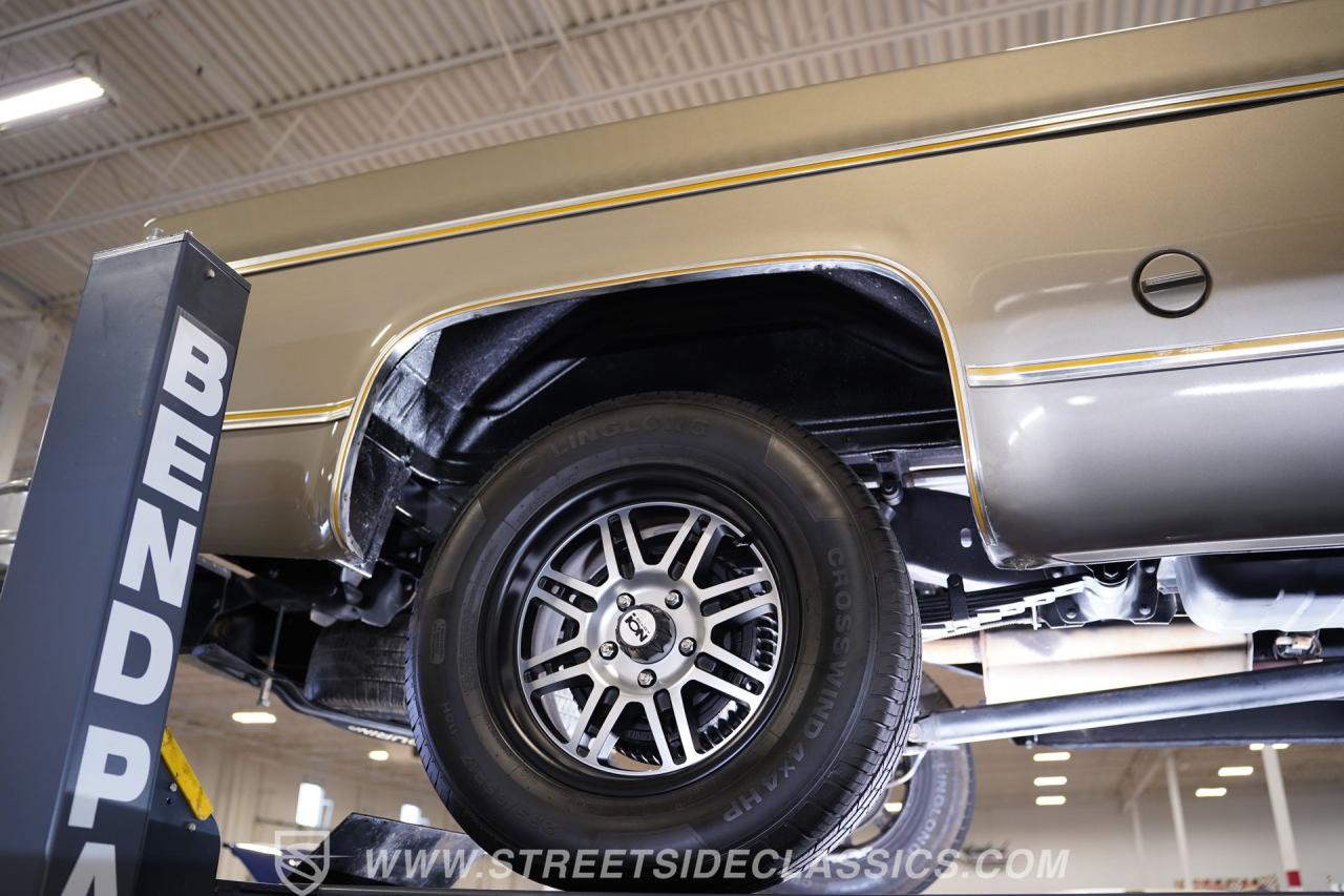 1977 GMC C1500 Royal Sierra