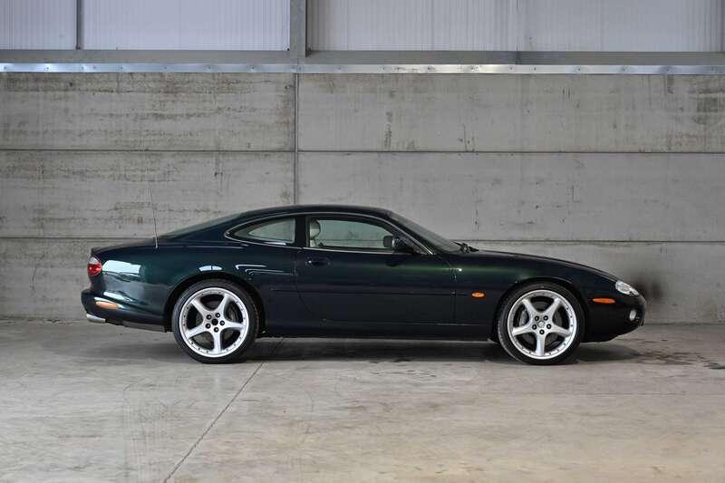 2001 Jaguar XKR