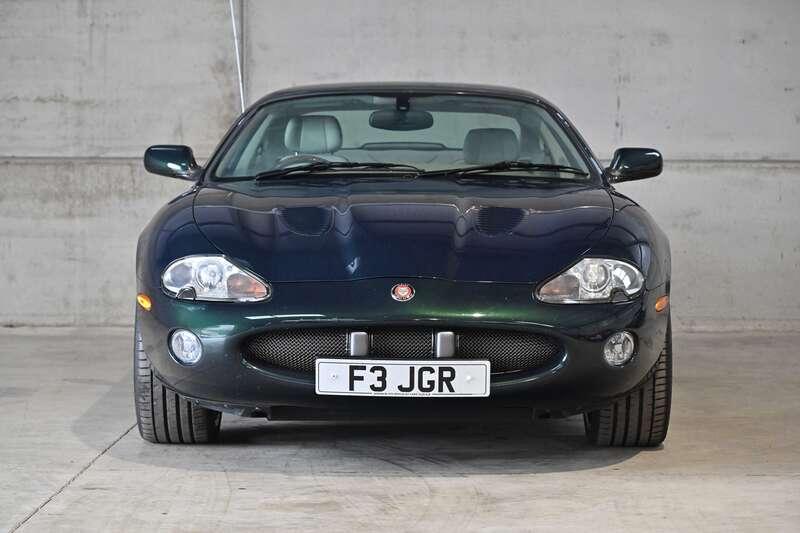2001 Jaguar XKR
