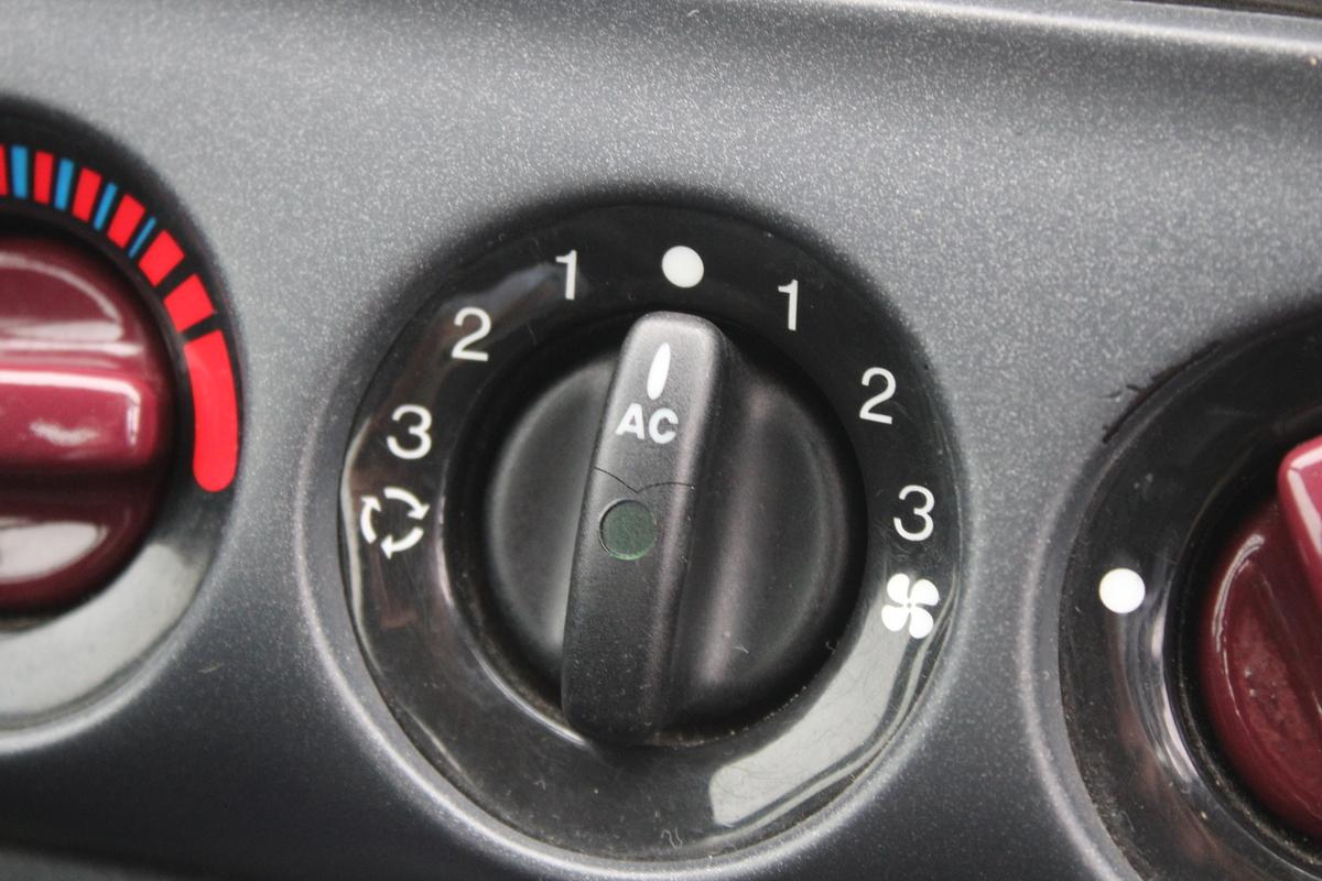 2000 Ford ESCORT FINESSE