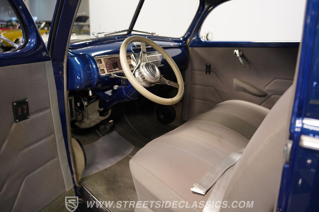 1940 Ford Deluxe Tudor Sedan