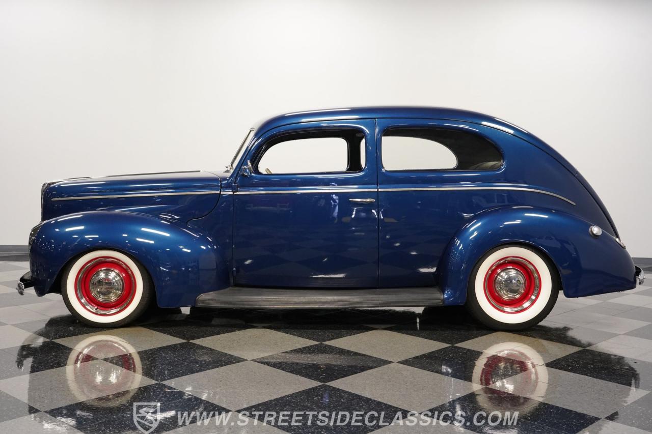 1940 Ford Deluxe Tudor Sedan