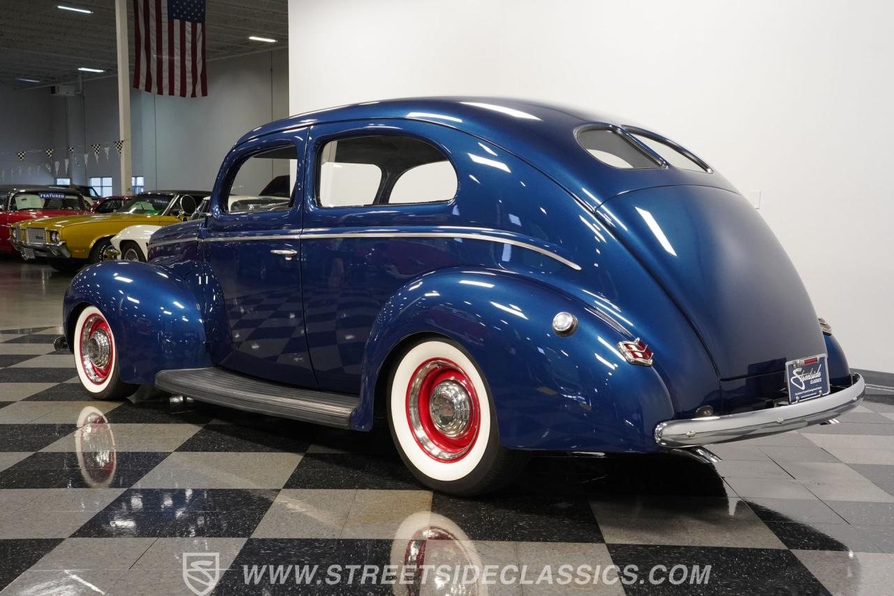 1940 Ford Deluxe Tudor Sedan
