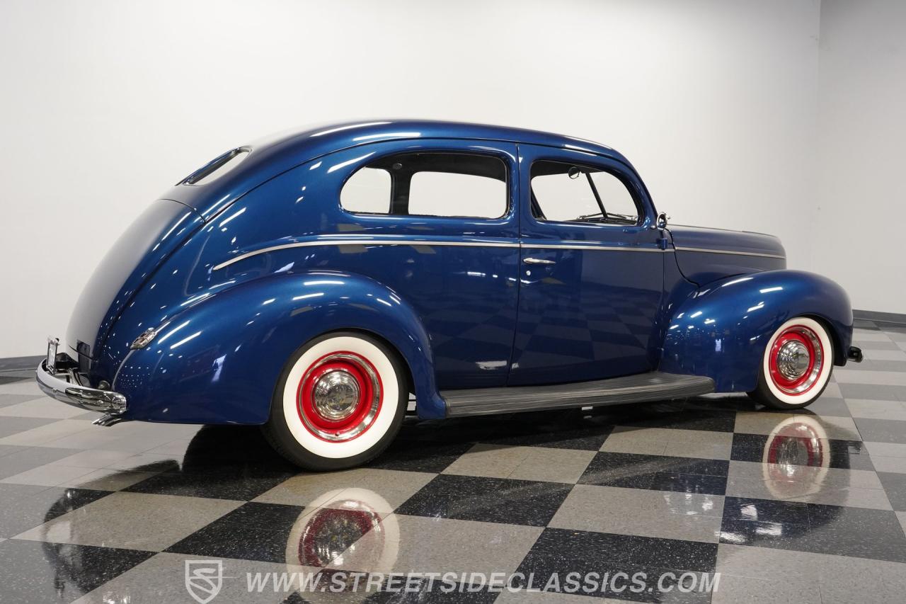 1940 Ford Deluxe Tudor Sedan