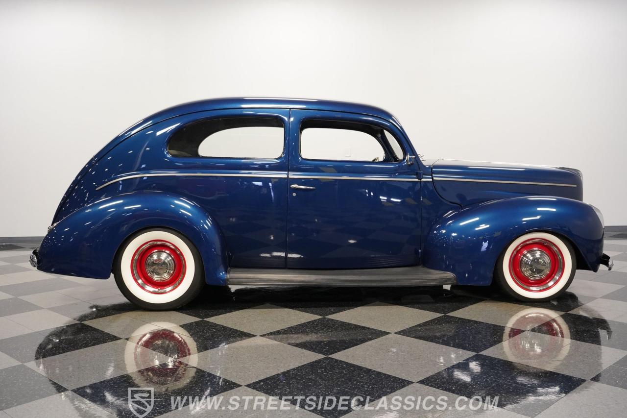1940 Ford Deluxe Tudor Sedan