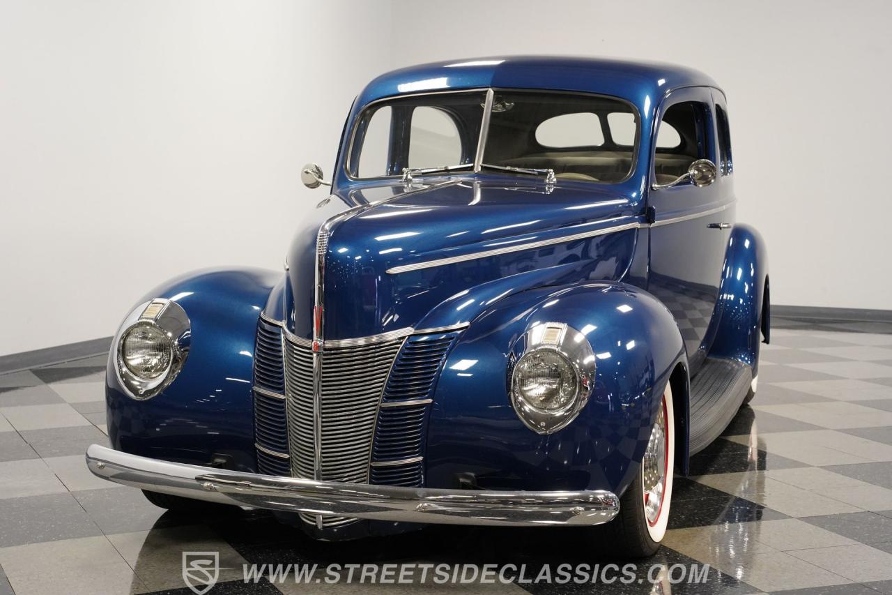 1940 Ford Deluxe Tudor Sedan