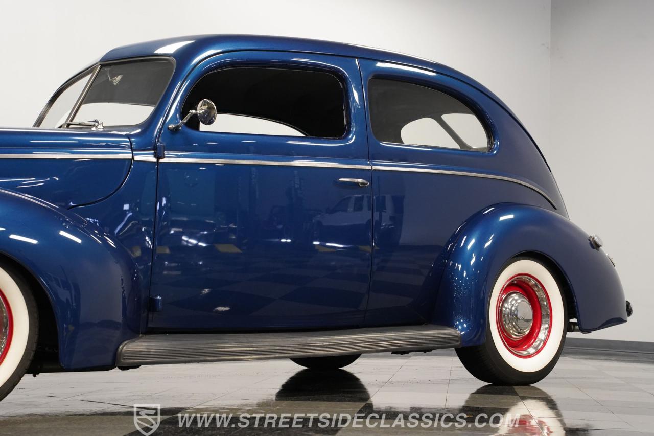 1940 Ford Deluxe Tudor Sedan