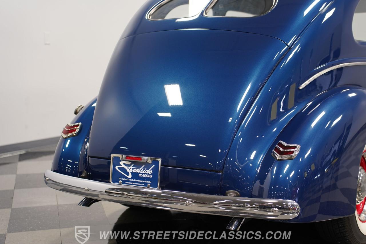 1940 Ford Deluxe Tudor Sedan