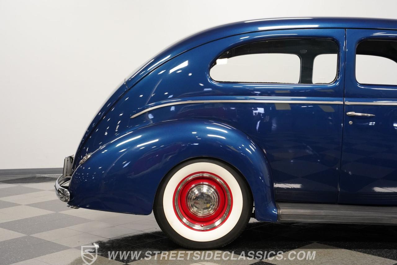 1940 Ford Deluxe Tudor Sedan