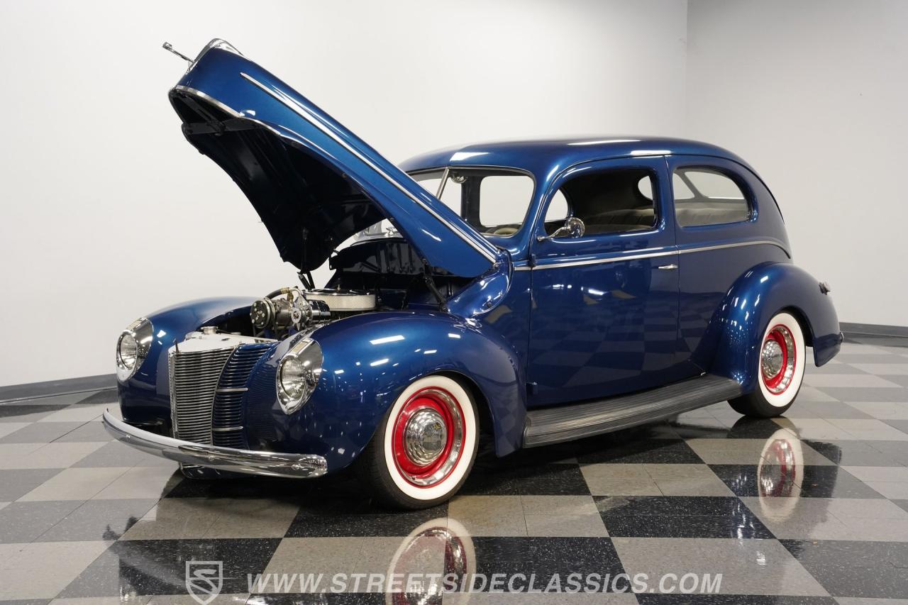 1940 Ford Deluxe Tudor Sedan