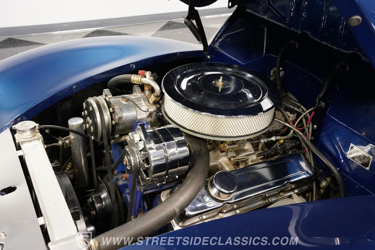 1940 Ford Deluxe Tudor Sedan