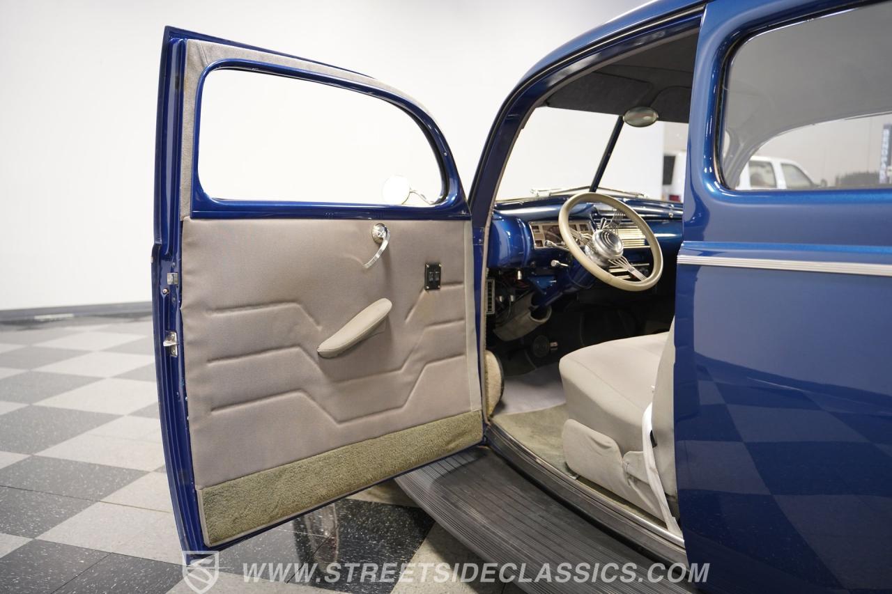 1940 Ford Deluxe Tudor Sedan