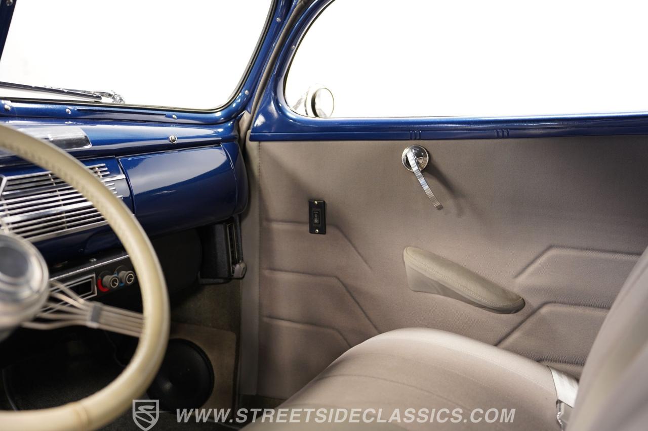 1940 Ford Deluxe Tudor Sedan