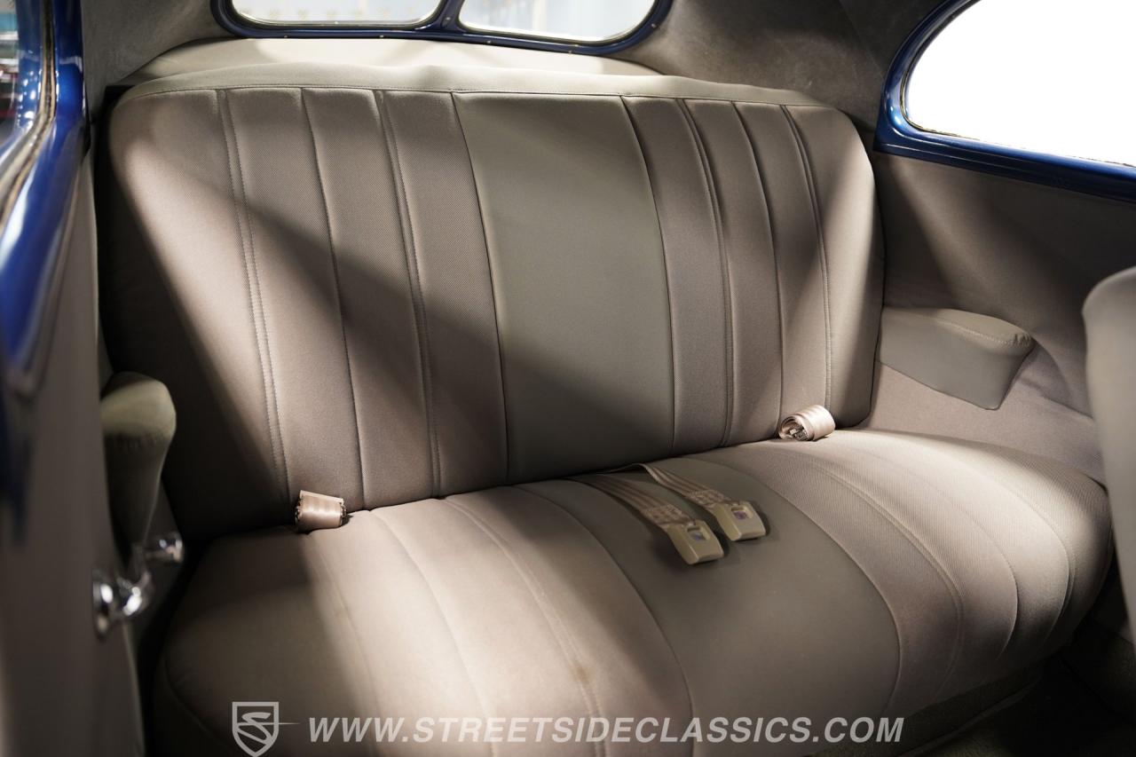 1940 Ford Deluxe Tudor Sedan