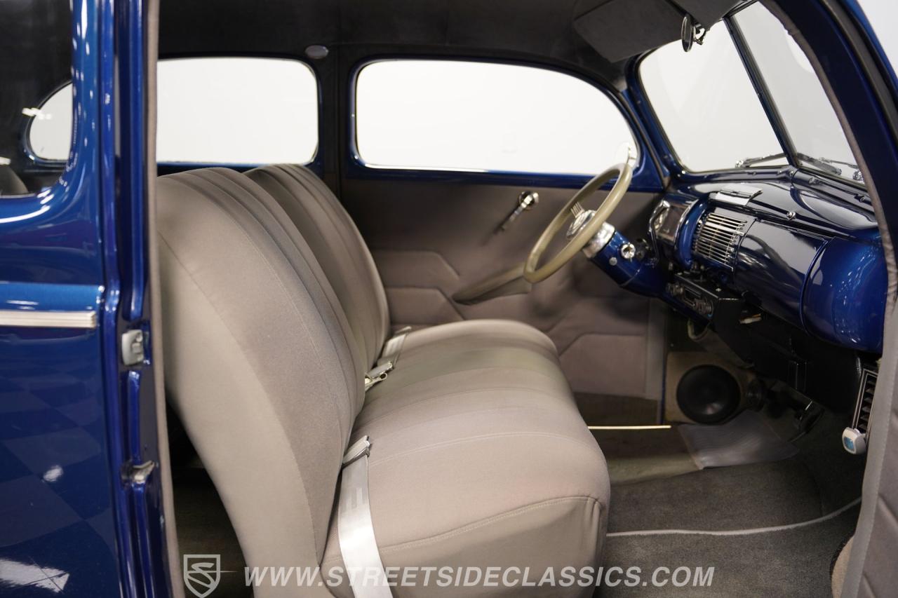 1940 Ford Deluxe Tudor Sedan