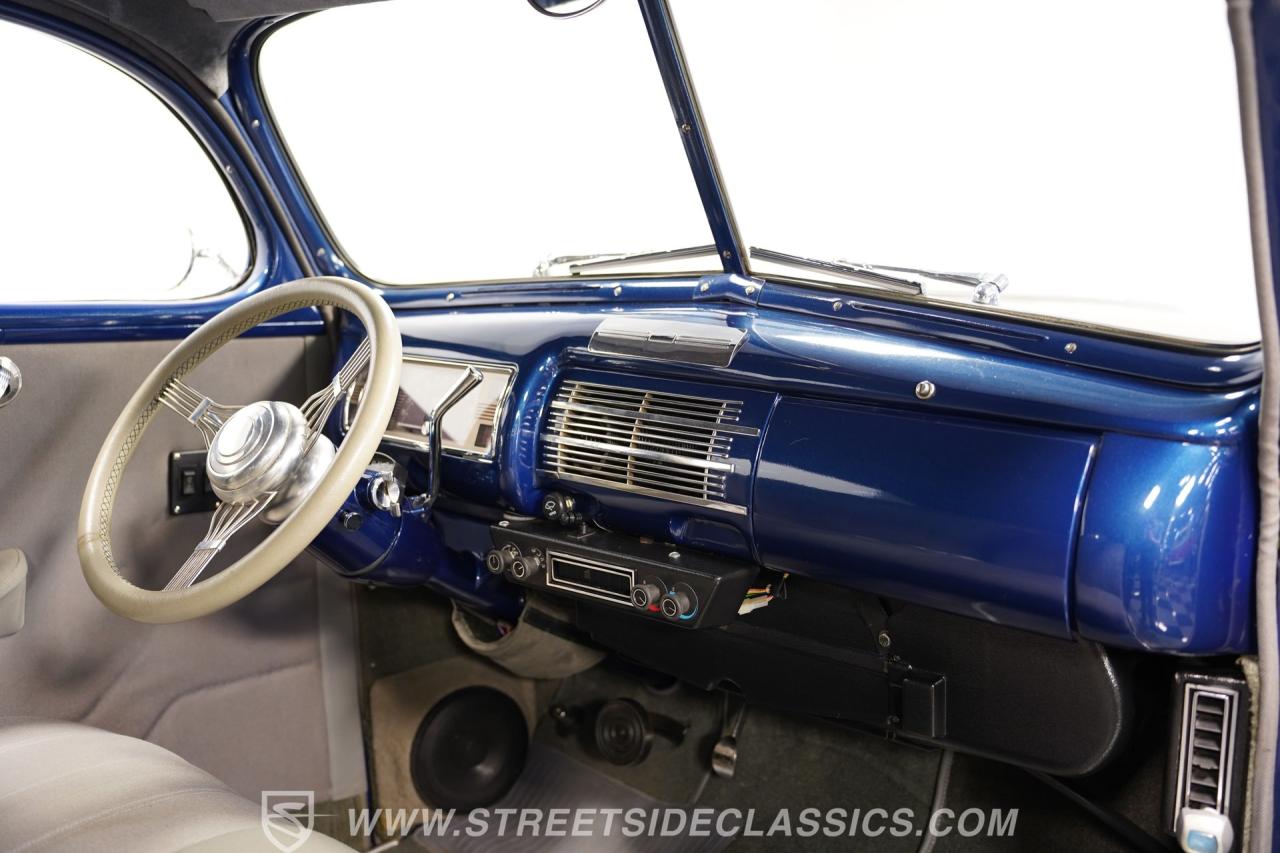 1940 Ford Deluxe Tudor Sedan