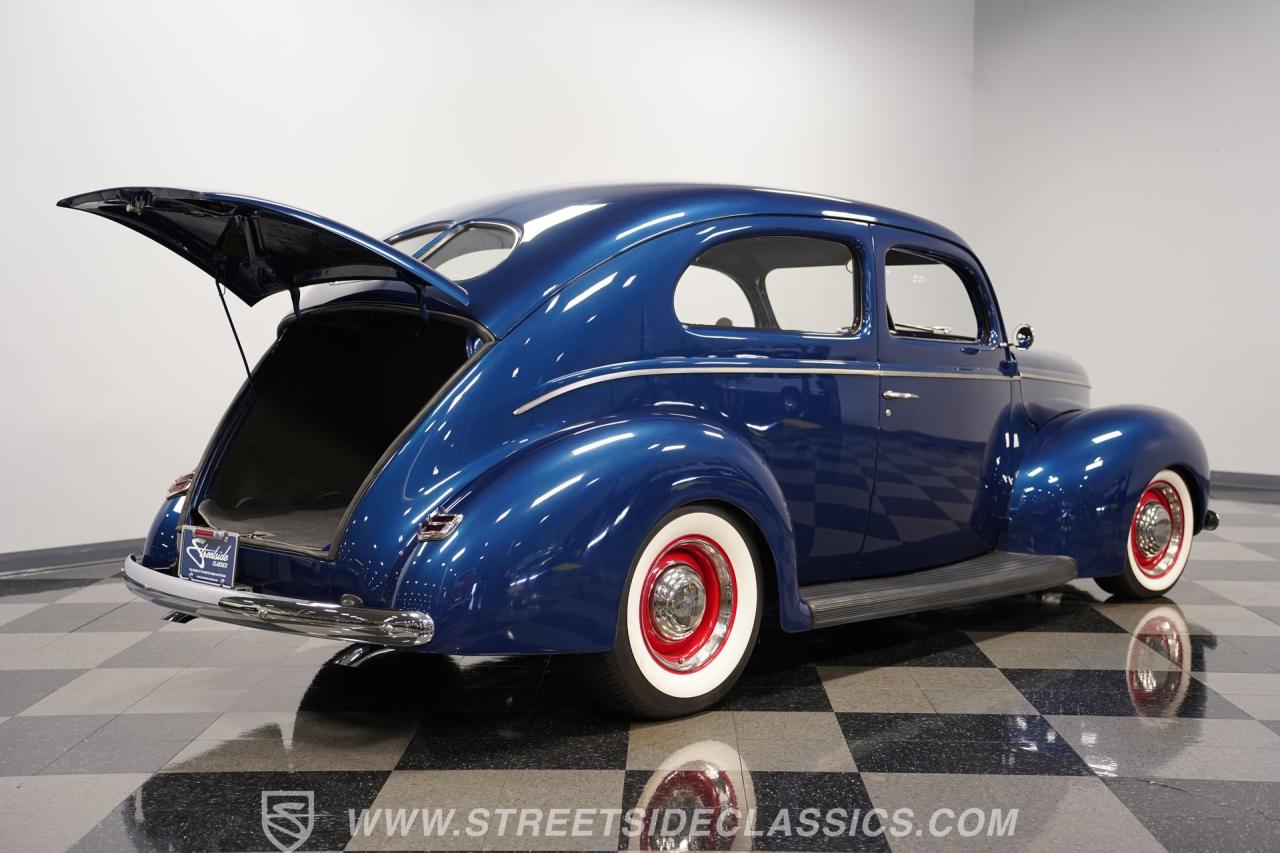 1940 Ford Deluxe Tudor Sedan