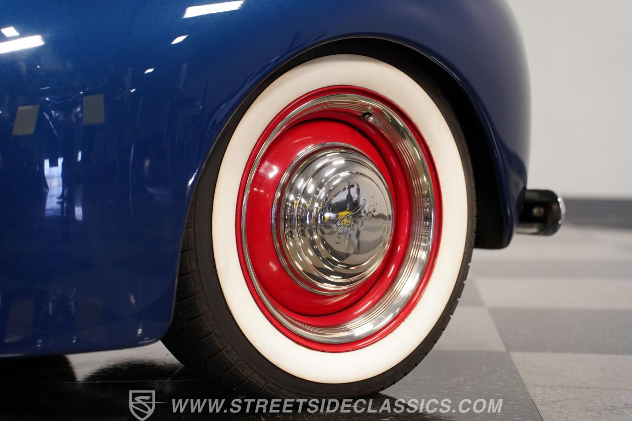 1940 Ford Deluxe Tudor Sedan