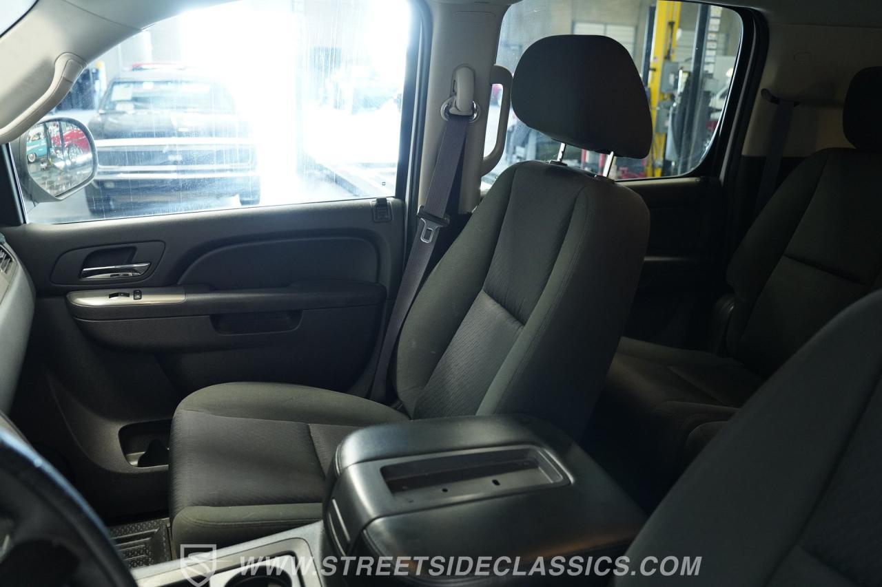 2012 Chevrolet Suburban 2500 4X4