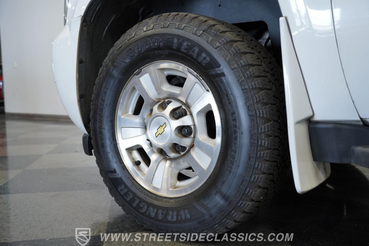 2012 Chevrolet Suburban 2500 4X4