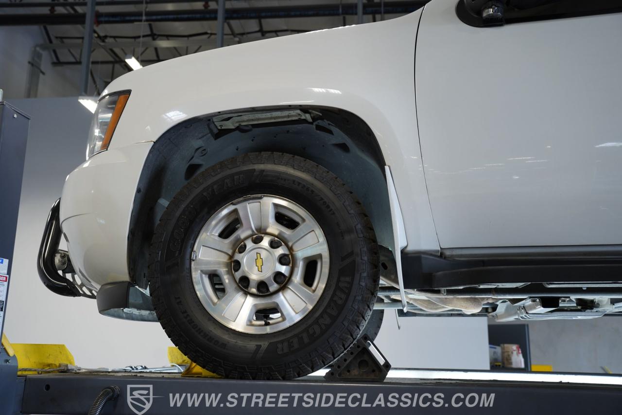 2012 Chevrolet Suburban 2500 4X4