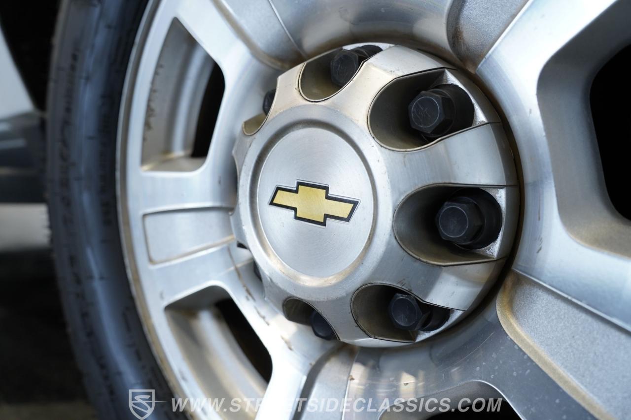 2012 Chevrolet Suburban 2500 4X4