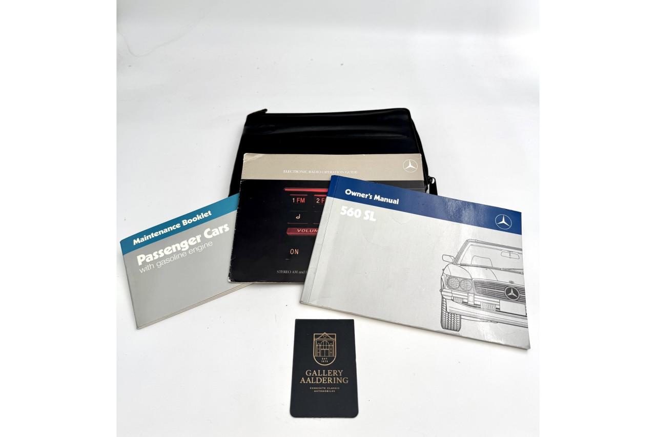 1987 Mercedes - Benz Mercedes Benz 560 SL &ldquo;Less than 31.000 miles&rdquo;