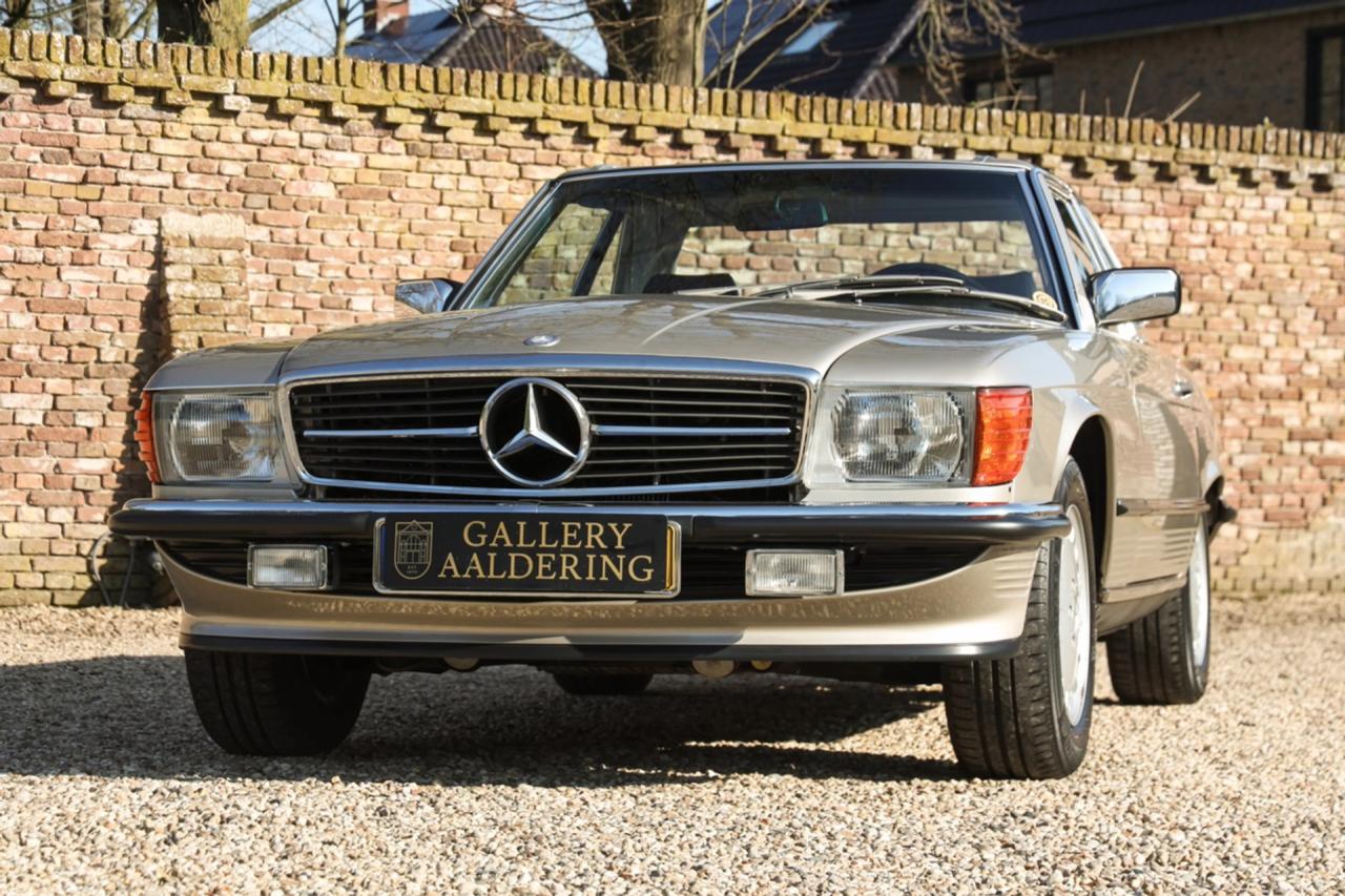 1987 Mercedes - Benz Mercedes Benz 560 SL &ldquo;Less than 31.000 miles&rdquo;