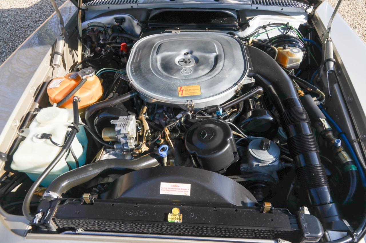 1987 Mercedes - Benz Mercedes Benz 560 SL &ldquo;Less than 31.000 miles&rdquo;