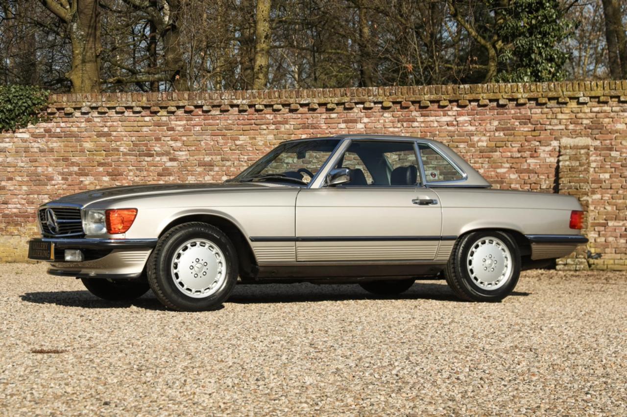 1987 Mercedes - Benz Mercedes Benz 560 SL &ldquo;Less than 31.000 miles&rdquo;