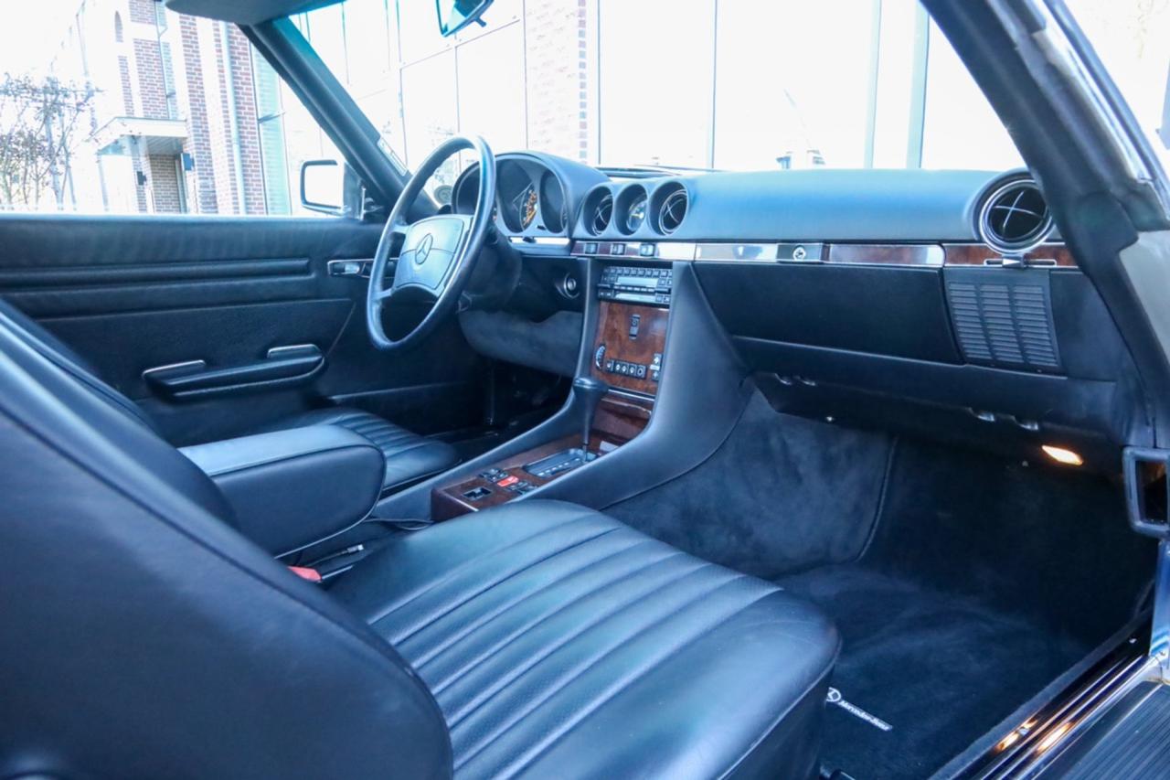 1987 Mercedes - Benz Mercedes Benz 560 SL &ldquo;Less than 31.000 miles&rdquo;