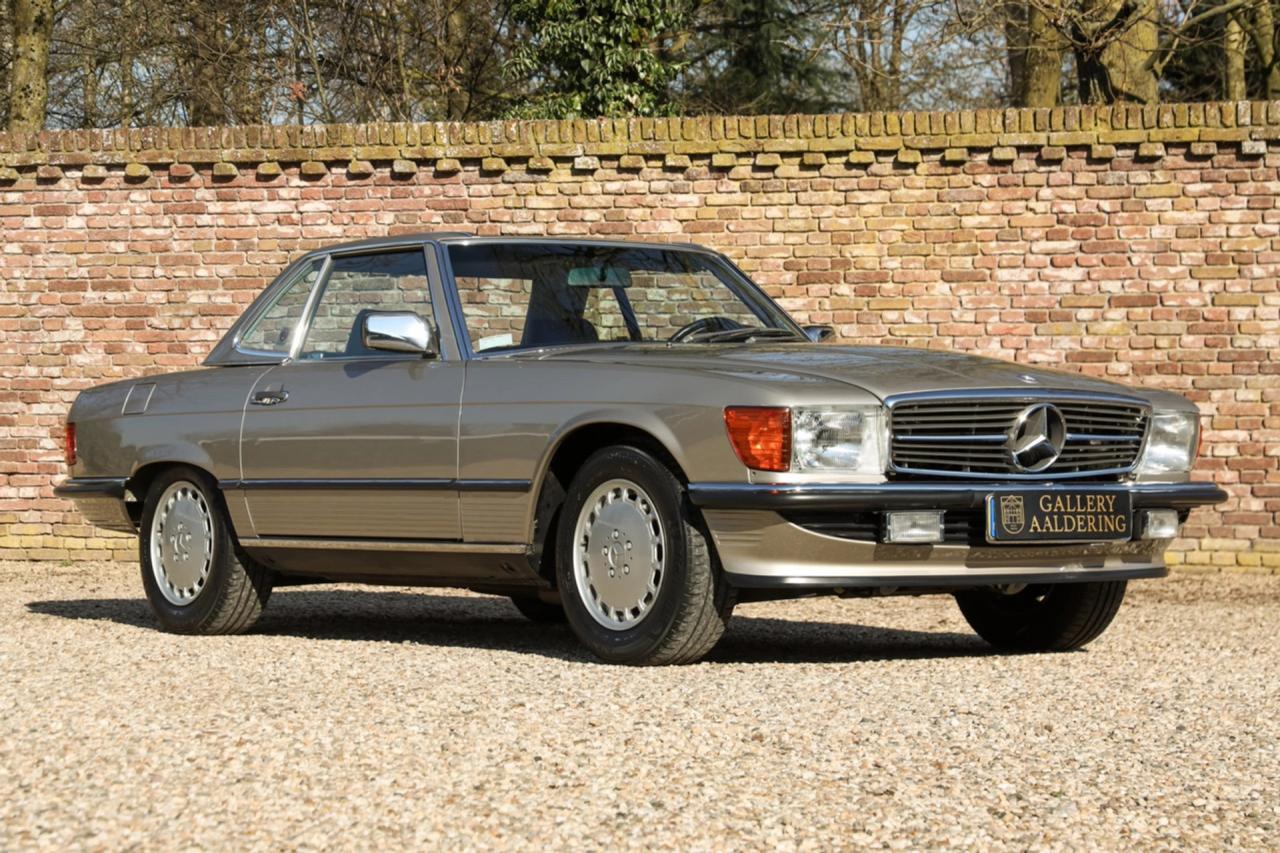 1987 Mercedes - Benz Mercedes Benz 560 SL &ldquo;Less than 31.000 miles&rdquo;