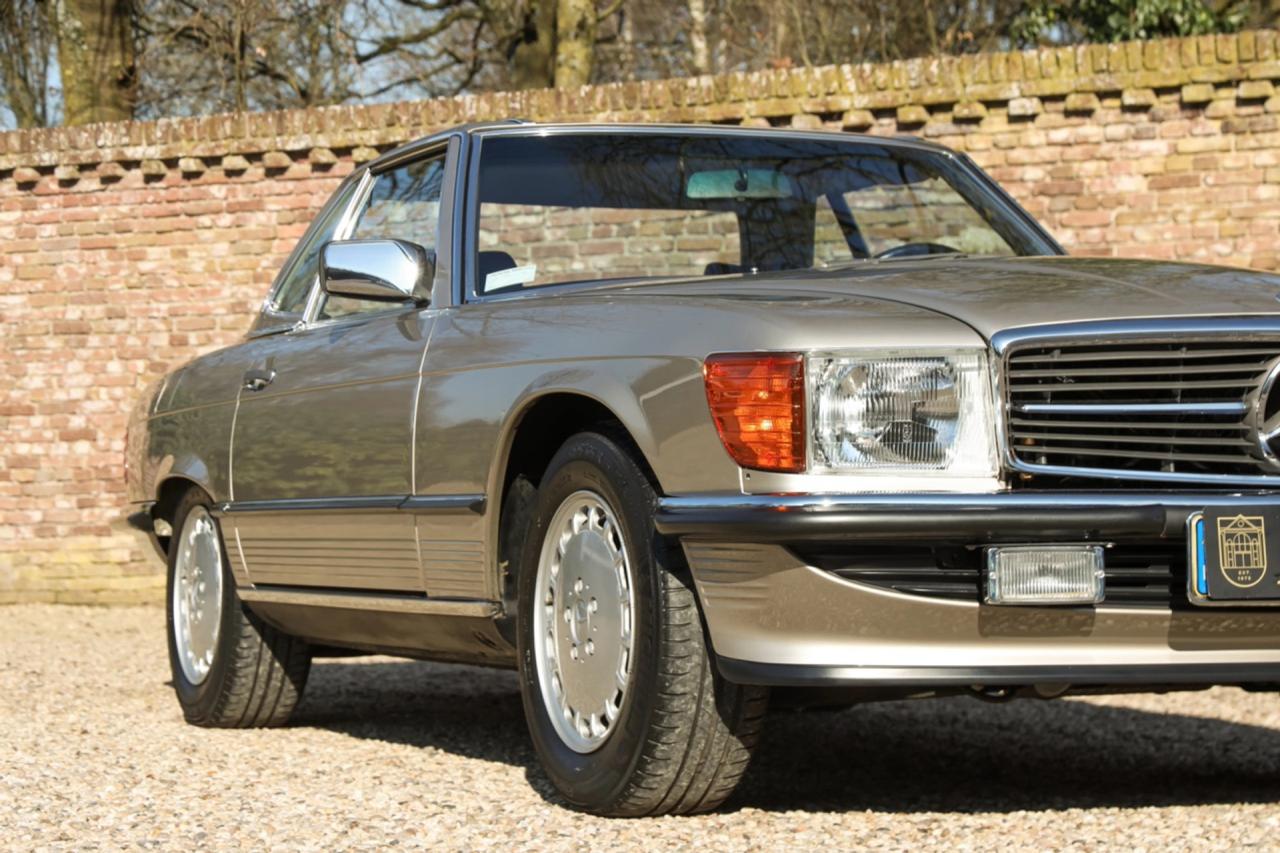 1987 Mercedes - Benz Mercedes Benz 560 SL &ldquo;Less than 31.000 miles&rdquo;