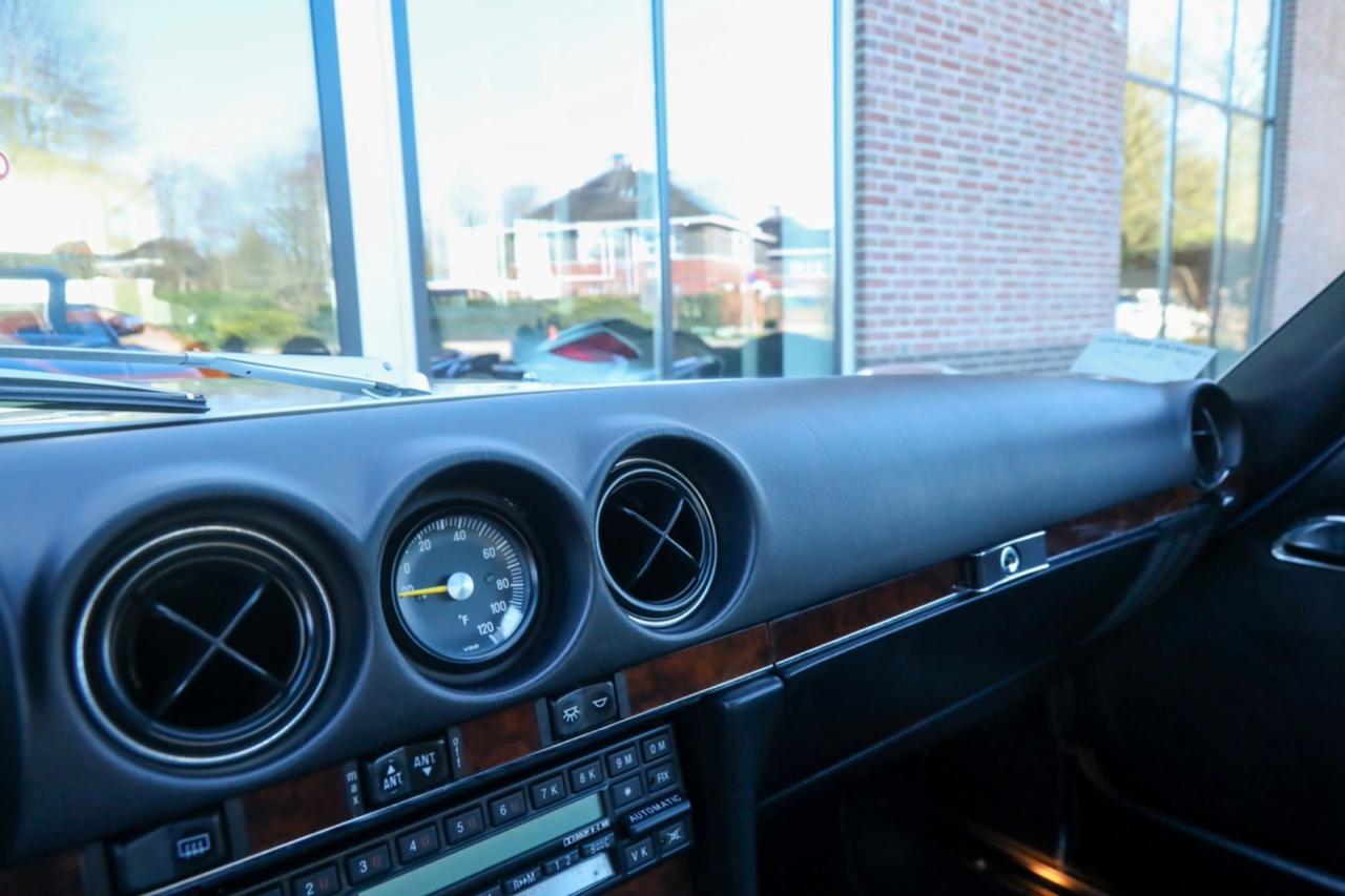 1987 Mercedes - Benz Mercedes Benz 560 SL &ldquo;Less than 31.000 miles&rdquo;