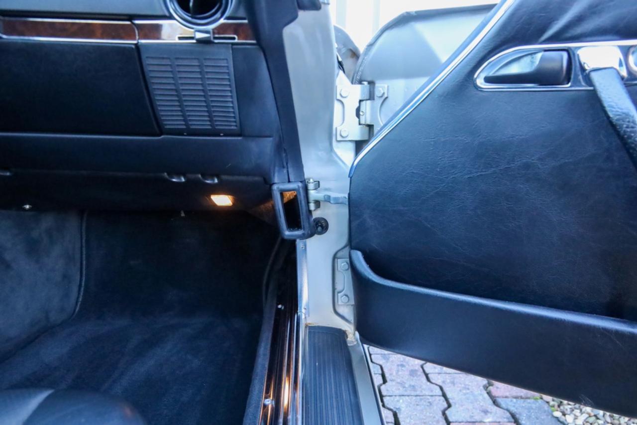 1987 Mercedes - Benz Mercedes Benz 560 SL &ldquo;Less than 31.000 miles&rdquo;