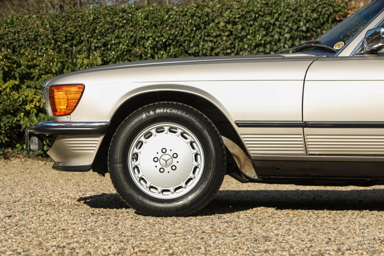 1987 Mercedes - Benz Mercedes Benz 560 SL &ldquo;Less than 31.000 miles&rdquo;