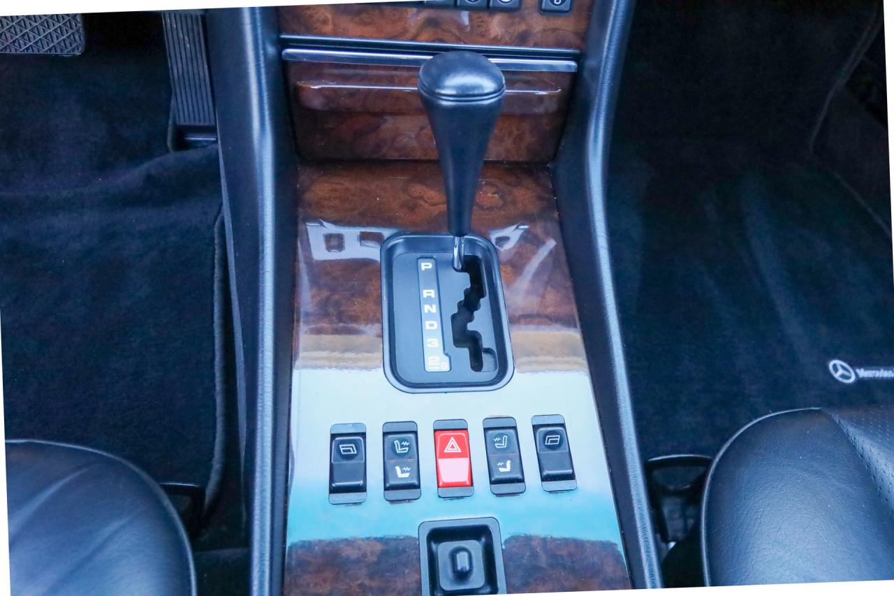 1987 Mercedes - Benz Mercedes Benz 560 SL &ldquo;Less than 31.000 miles&rdquo;