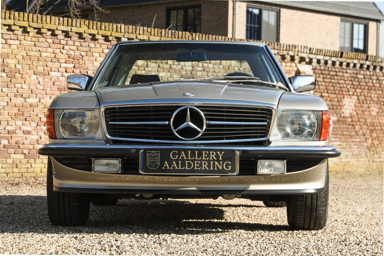 1987 Mercedes - Benz Mercedes Benz 560 SL &ldquo;Less than 31.000 miles&rdquo;
