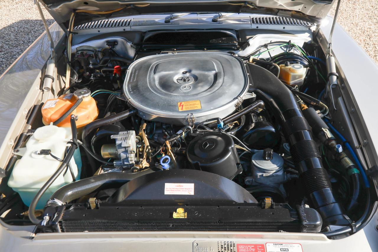 1987 Mercedes - Benz Mercedes Benz 560 SL &ldquo;Less than 31.000 miles&rdquo;