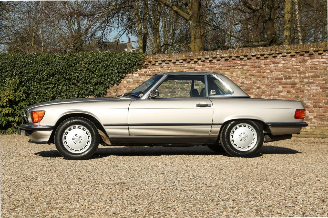 1987 Mercedes - Benz Mercedes Benz 560 SL &ldquo;Less than 31.000 miles&rdquo;